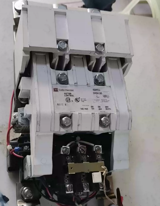 Cutler-Hammer A200M5CW Contactor